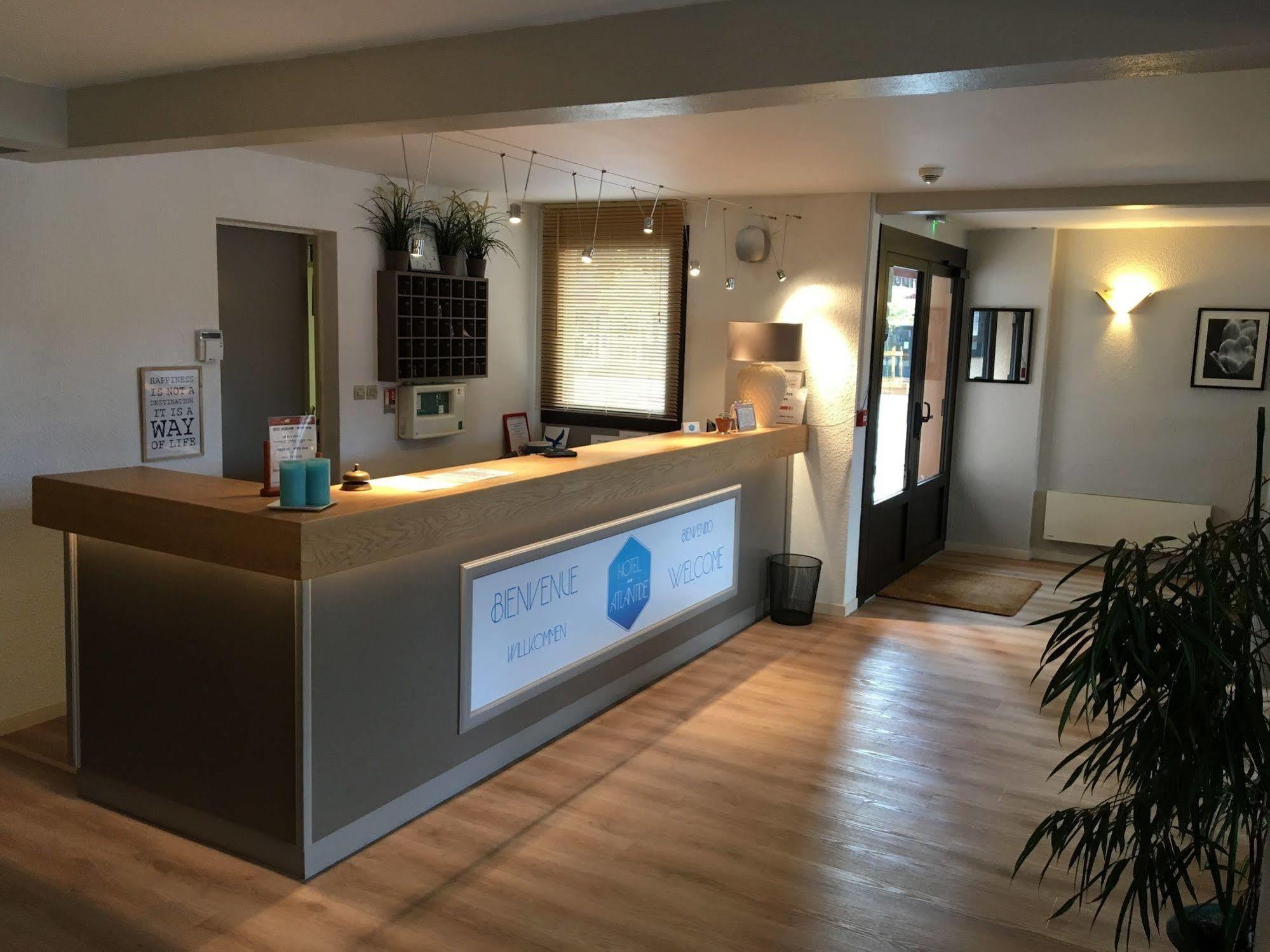 Hotel Atlantide Biscarrosse Exterior photo